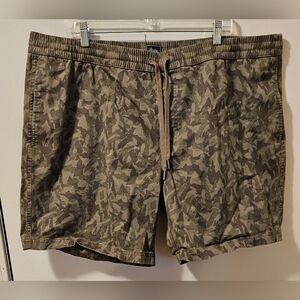 Bixby Nomad Shorts Men's Size 44 Green Camouflage Outdoor Elastic Waist